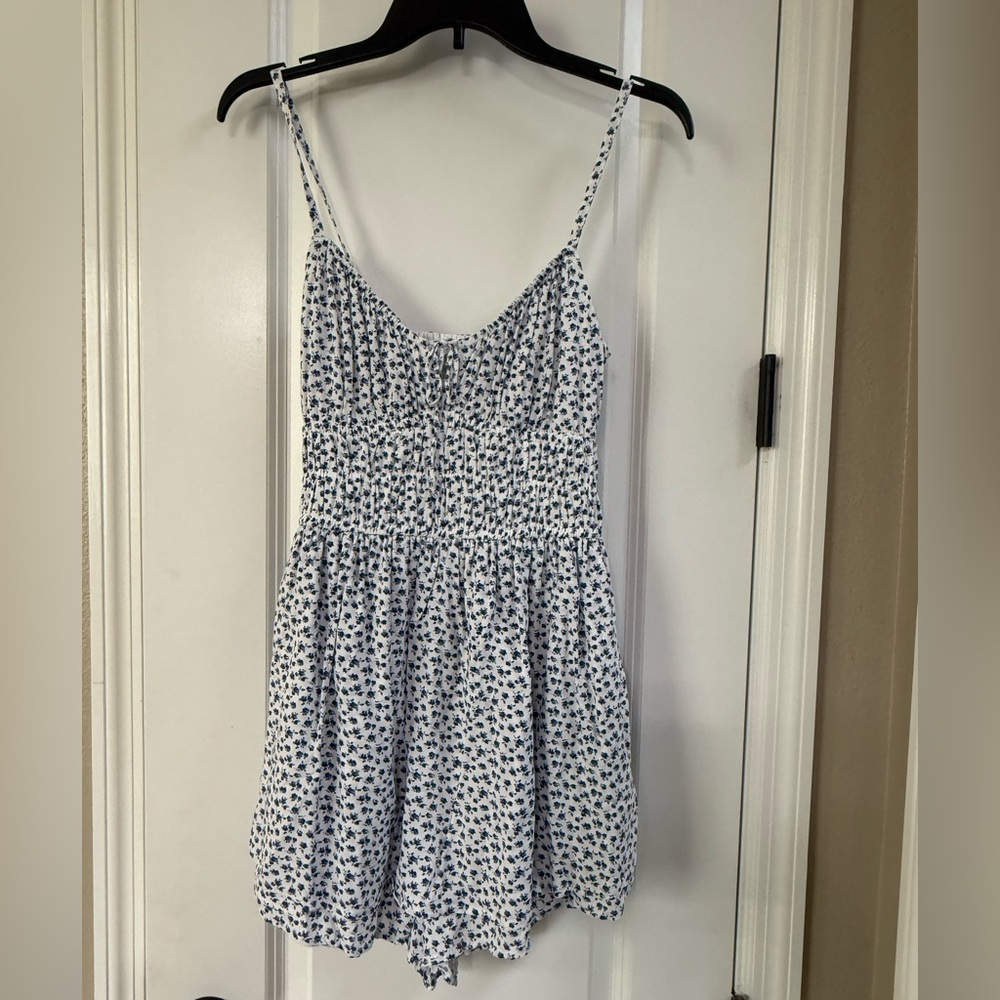 Hollister small tall romper blue flower print on white layered shorts never worn